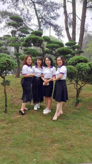 Dong phuc hop lop 20 nam May Thanh Viet